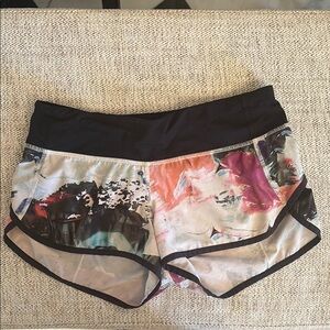 Lululemon multi-colored speed up shorts 2.5